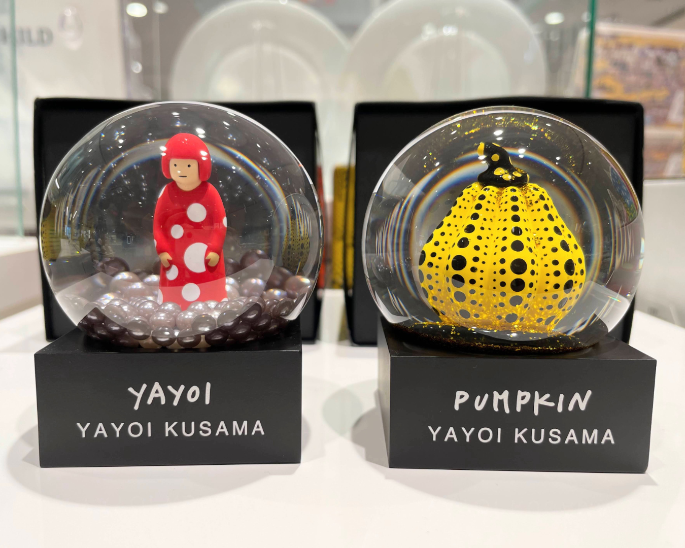 草間彌生 スノードーム Yayoi kusama Hi,konnichiwa! 草間彌生のアート
