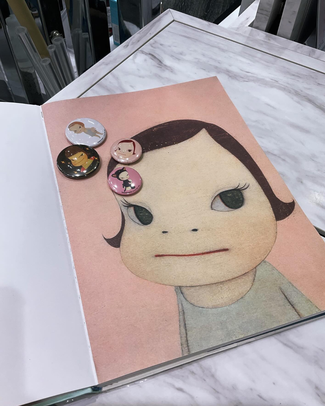 アートグッズ紹介】今週は奈良美智ぬいぐるみ＆缶バッジに草間彌生